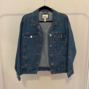 Forever 21 oversized denim jacket. Size S. Worn a few times.